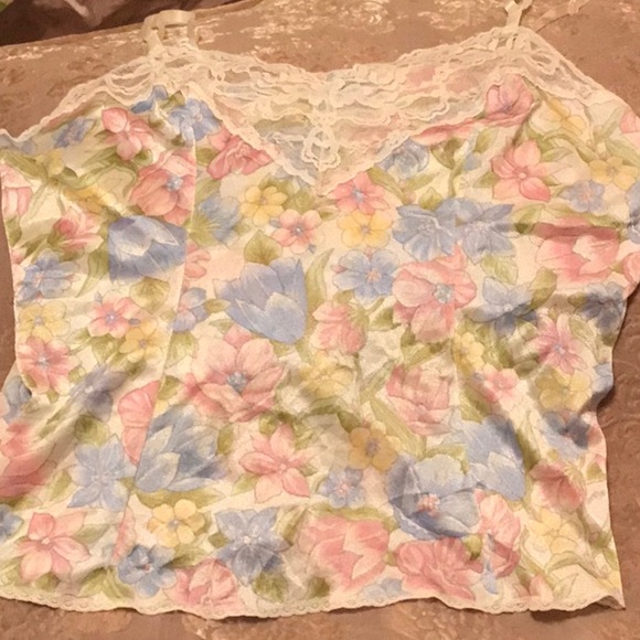 🌸2 for $15🌸 Flowered Vintage Lingerie Style Top Sz L - Picture 4 of 10